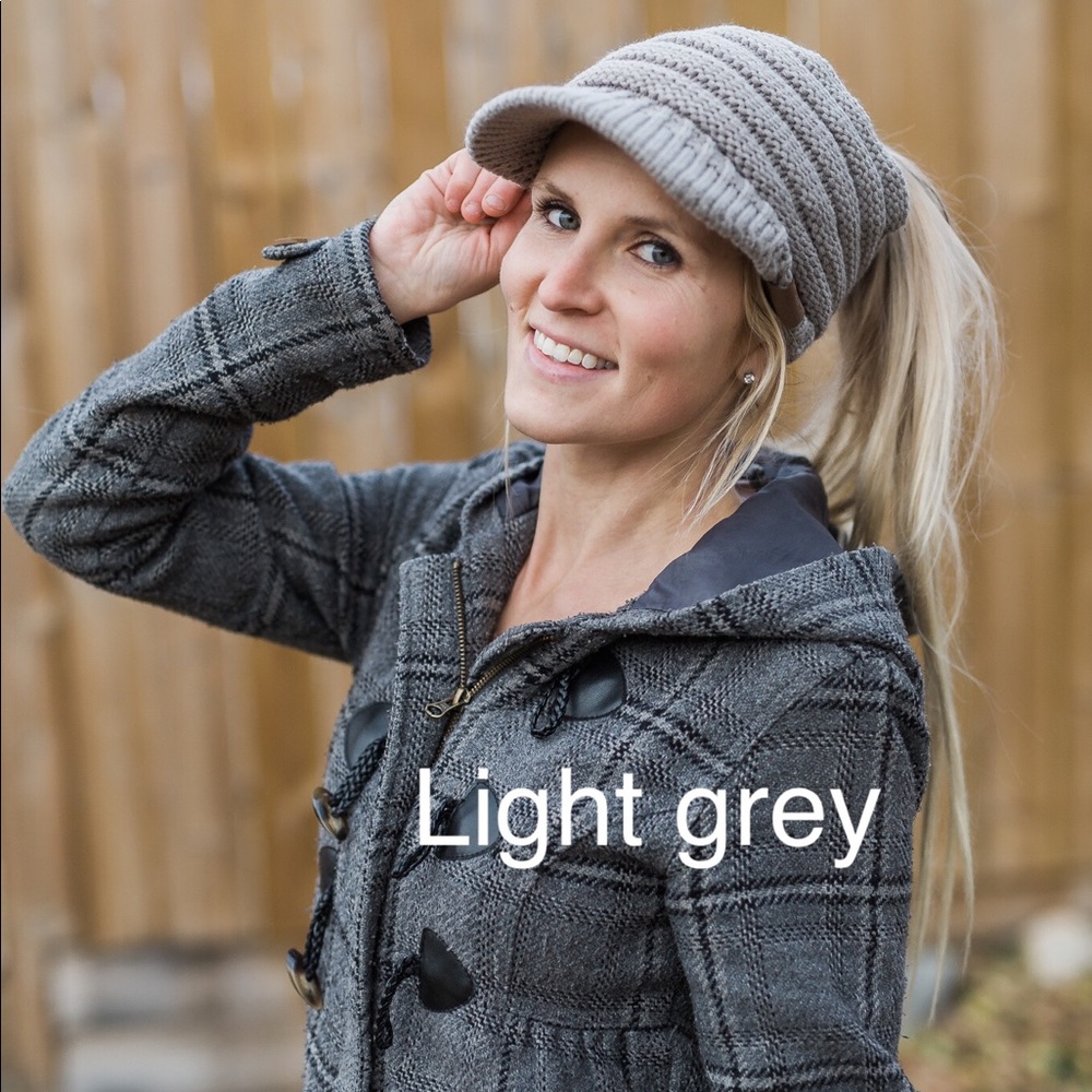 Light grey brimmed pony tail toque beanie